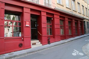 Front of property - Hotel Saint Vincent (Lyon)