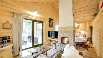 Chalet Bergerie  | 1 bedroom, in-room safe, desk, soundproofing
