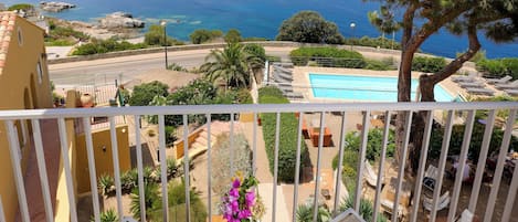 Panorama driepersoonskamer, balkon, uitzicht op zee | Kameruitzicht