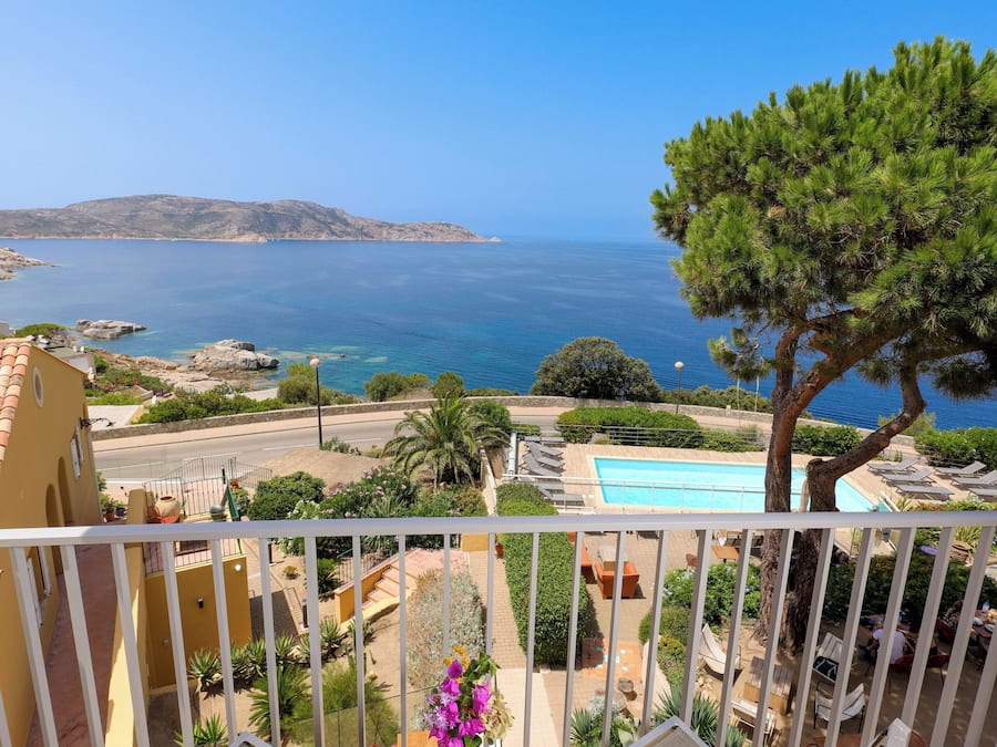 Panoramic trippelrum - balkong - havsutsikt | Utsikt från rummet