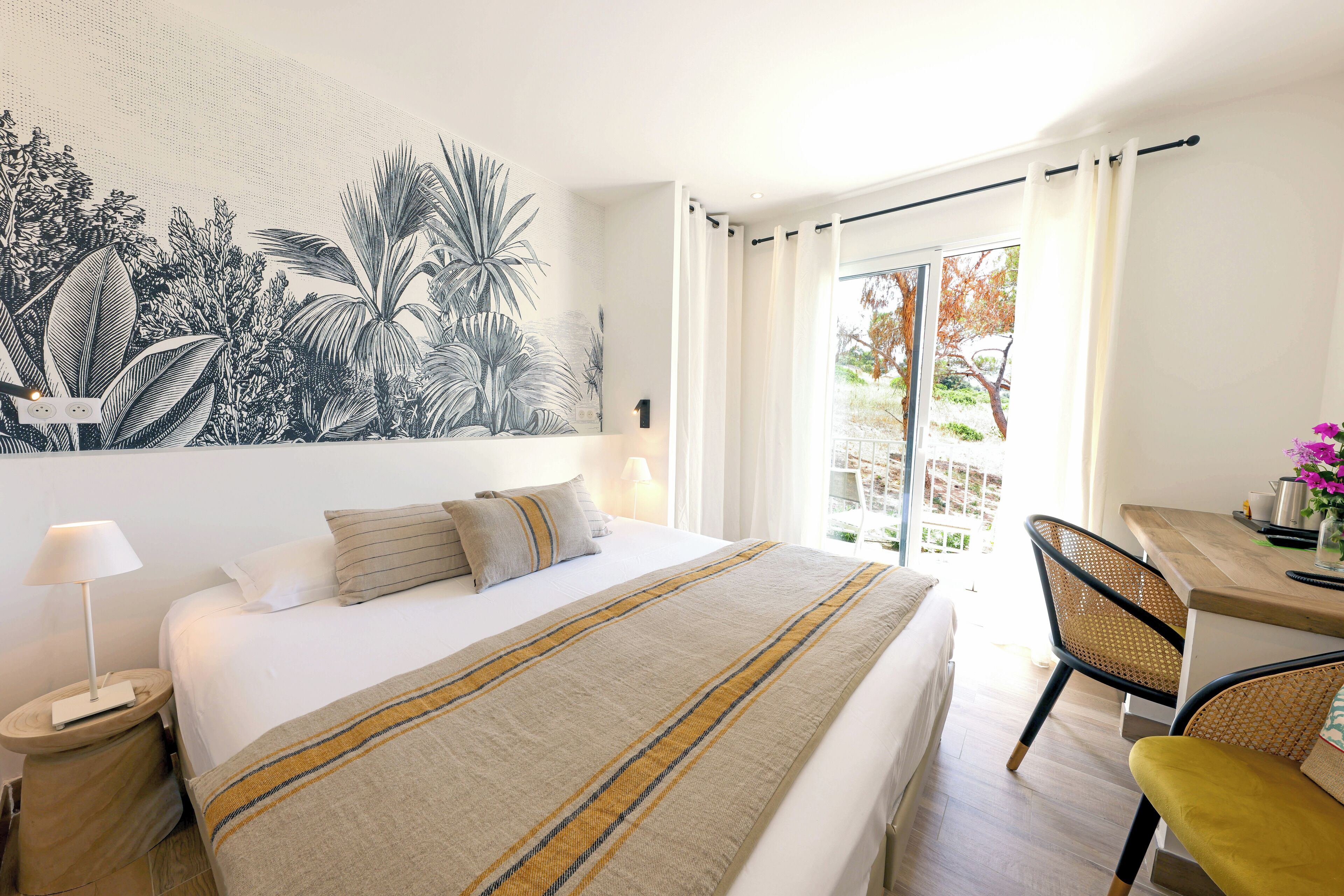 Chambre Double Confort, Balcon, Vue Ville ou Campagne | Literie de qualité supérieure, coffres-forts dans les chambres