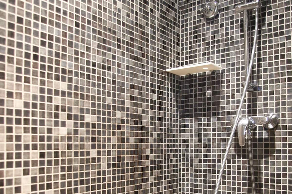 suite, sea view (privilège / no balcony) | bathroom | shower, free toiletries, hair dryer, towels