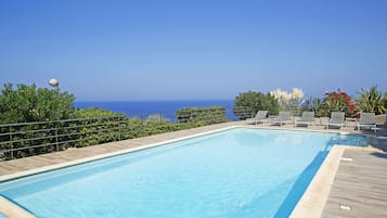 Outdoor pool, sun loungers