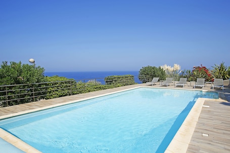 Outdoor pool, sun loungers