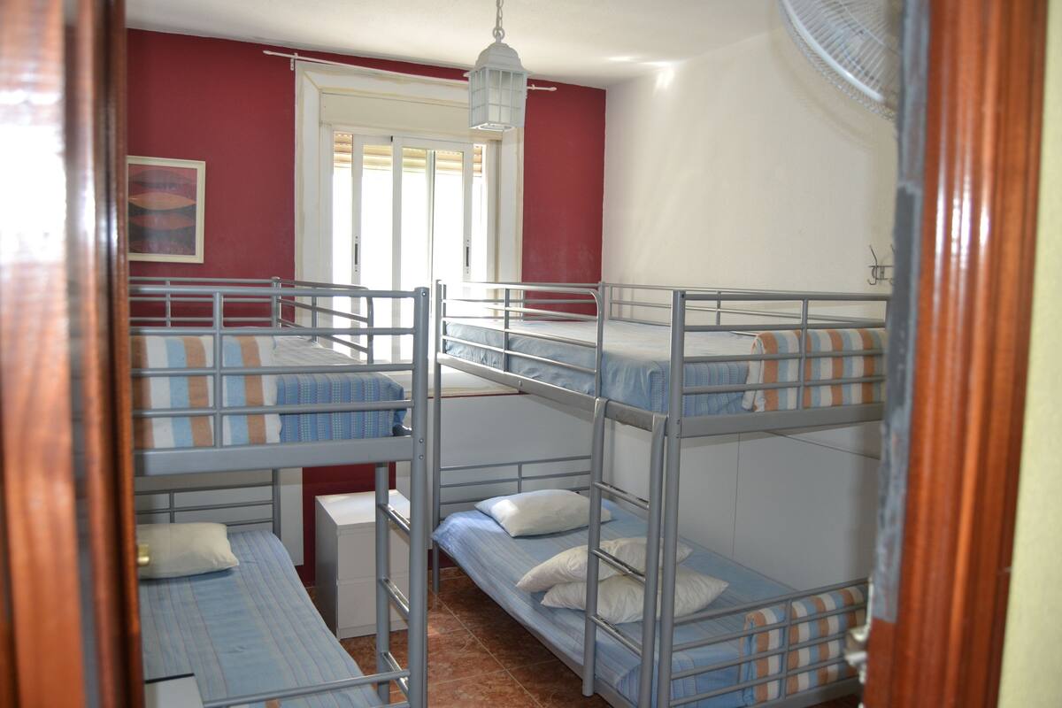 WiFi (free), bed sheets