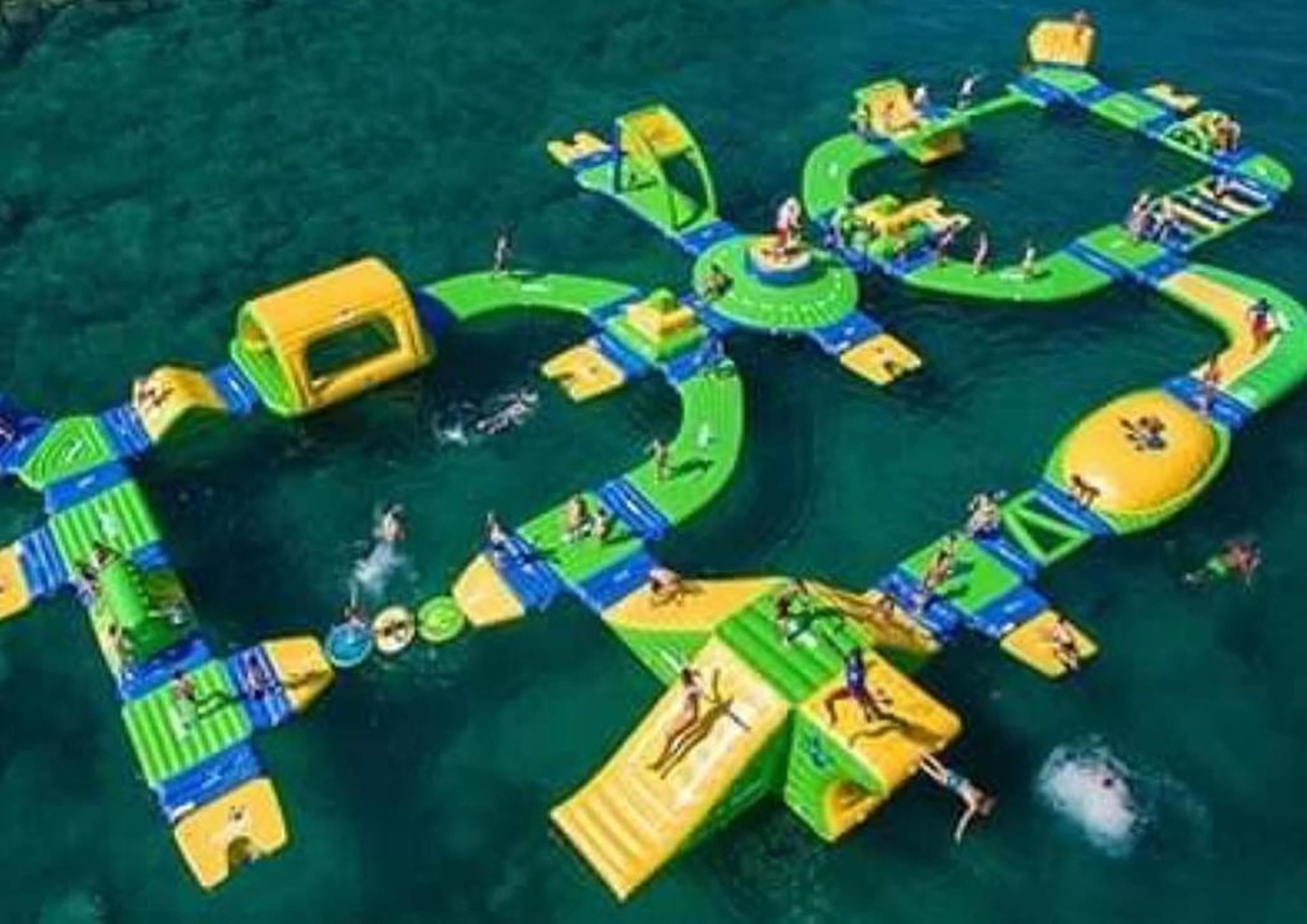 Beach nearby, 10 beach bars, rowing