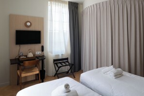 Individually decorated, desk, free WiFi, bed sheets - Marnie House Hôtel (Le Touquet-Paris-Plage)