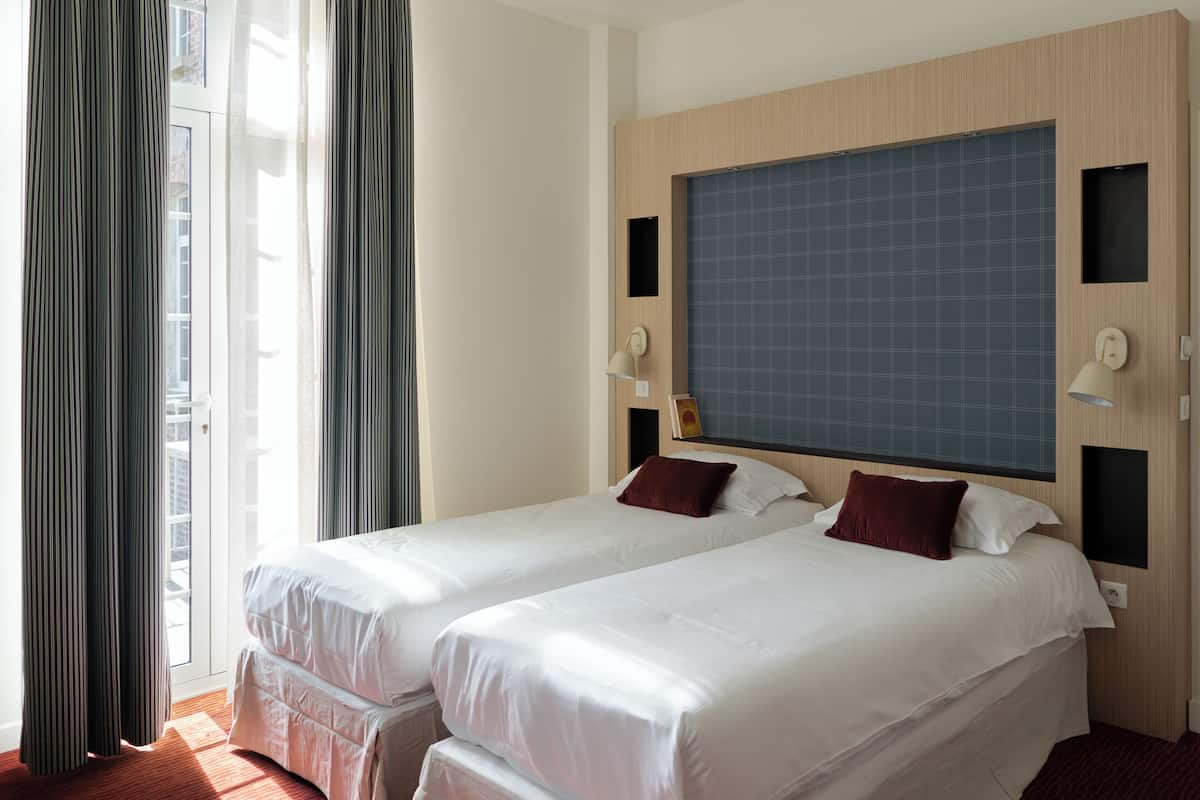 Comfort-Doppelzimmer (Charm) | Individuell dekoriert, Schreibtisch, kostenloses WLAN, BettwÀsche