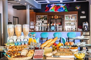 Se sirven almuerzos, cenas y brunches