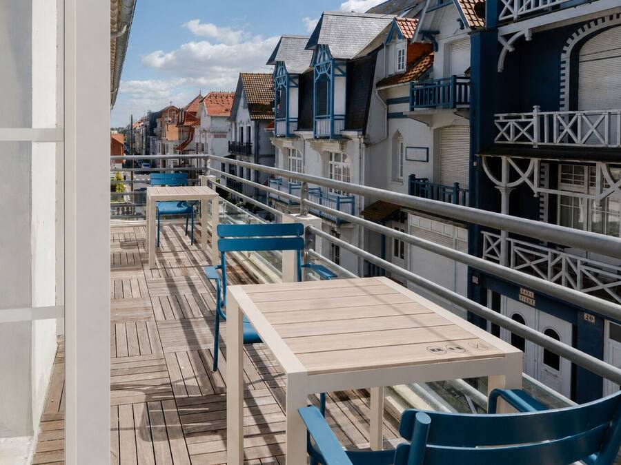 Chambre Cosy avec terrasse | Décoration personnalisée, bureau, Wi-Fi gratuit, draps fournis
