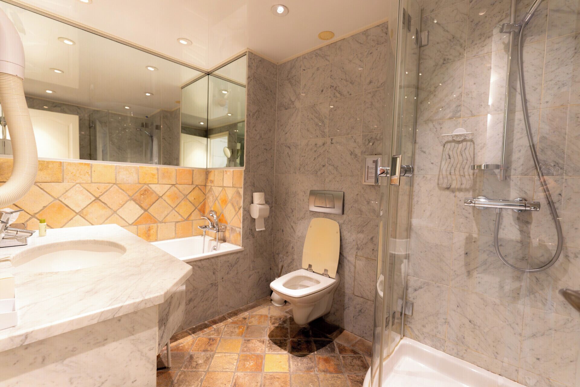 comfort double room | bathroom | hair dryer, bathrobes, towels