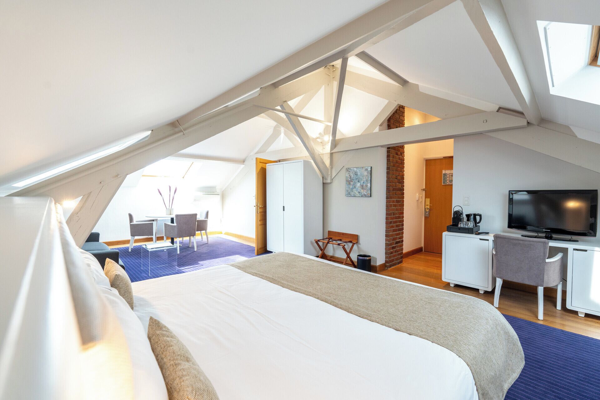 luxury double room | 1 bedroom, minibar, in-room safe, individually decorated