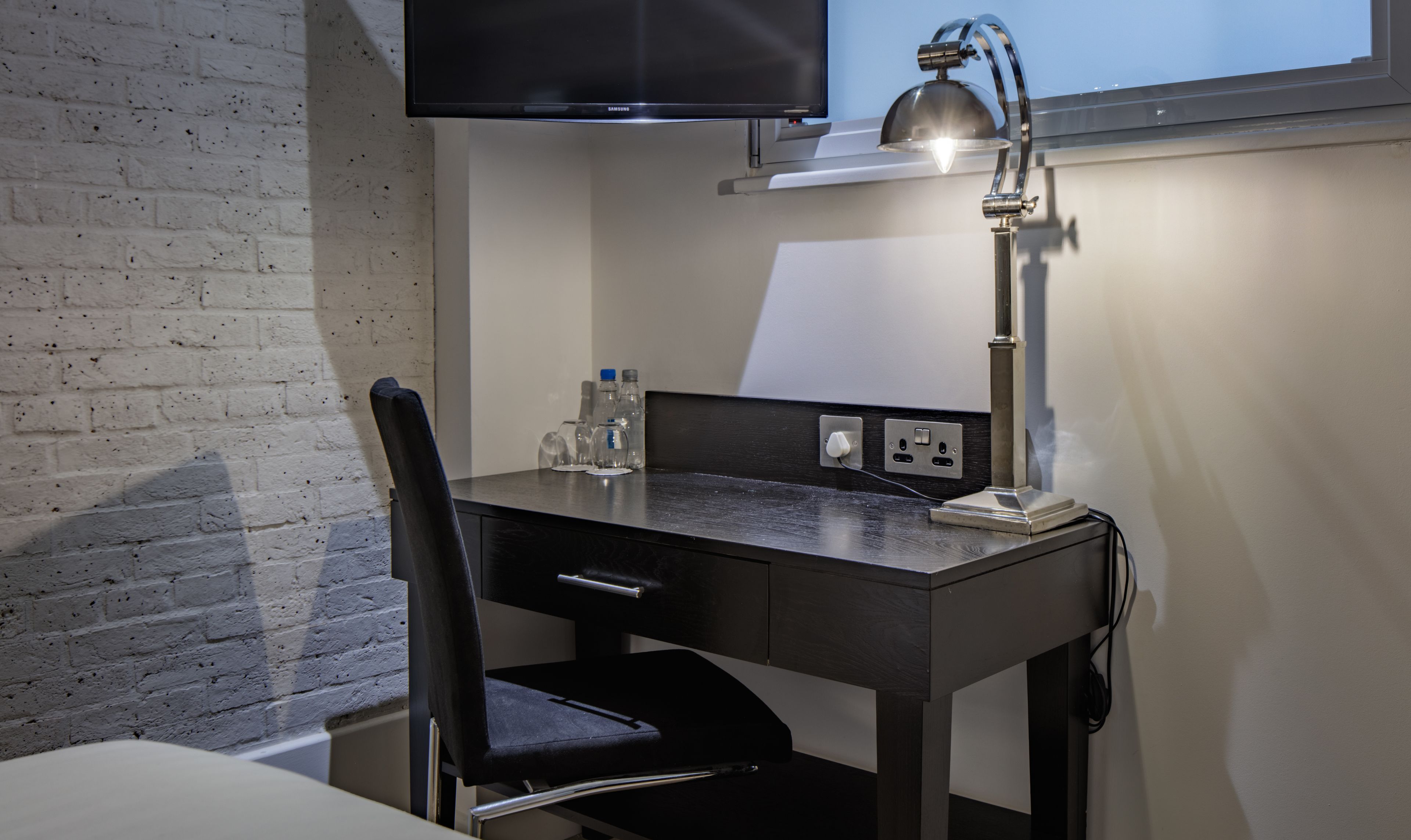 room, 1 single bed, non smoking | hypo-allergenic bedding, in-room safe, desk, soundproofing