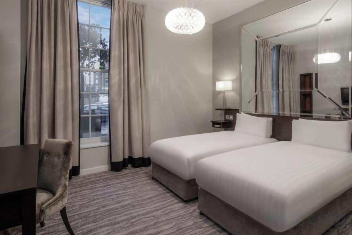 In-room safe, desk, soundproofing, iron/ironing board