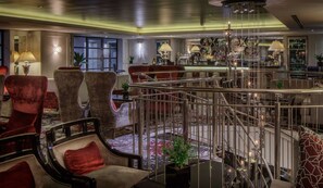 Bar (on property) - DoubleTree by Hilton London - Greenwich (London)