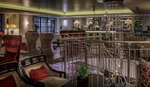 Bar (on property) - DoubleTree by Hilton London - Greenwich (London)