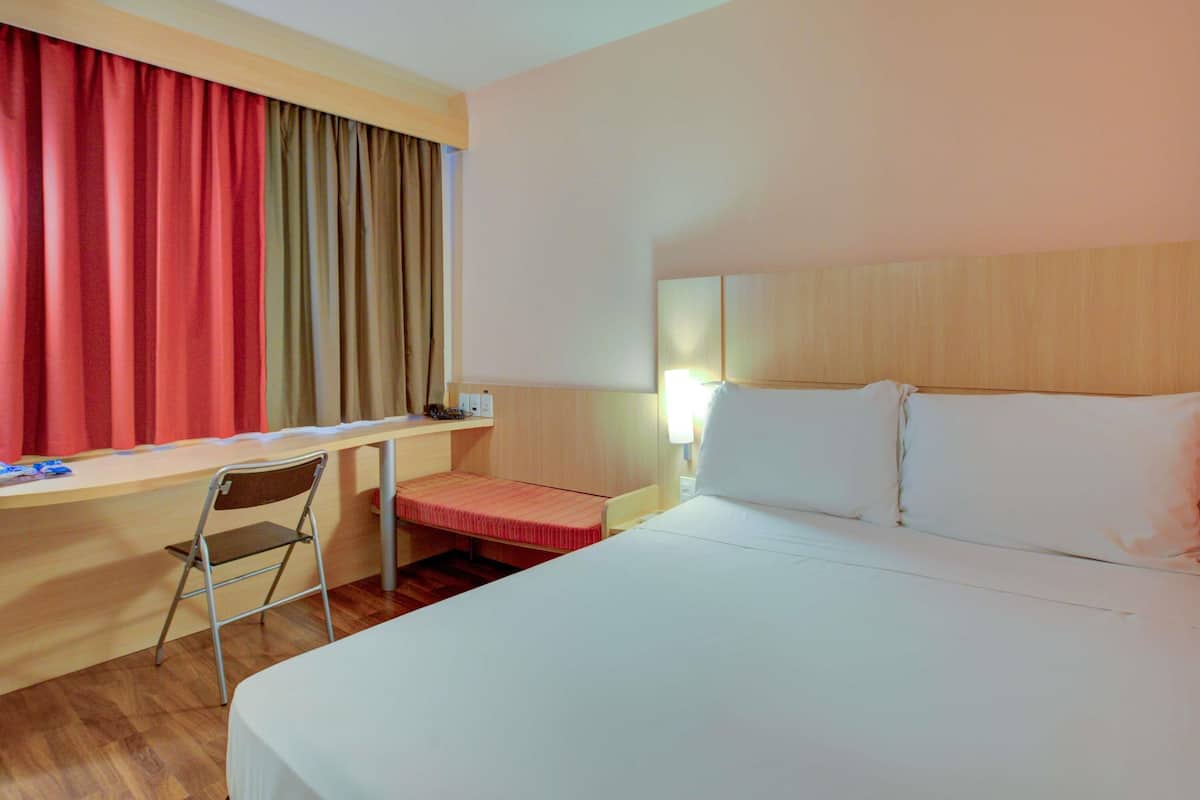 Departamento estándar, 1 cama matrimonial, con acceso para personas discapacitadas | Minibar, escritorio, espacio para trabajar con laptop y insonorización