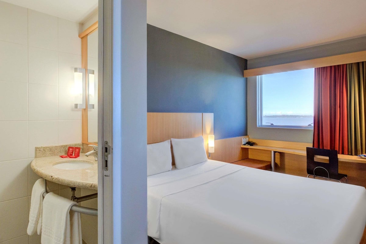 Minibar, desk, laptop workspace, soundproofing