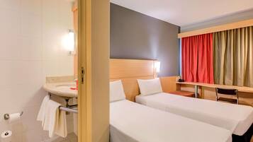 Superior Apartment, 2 Twin Beds | Minibar, desk, laptop workspace, soundproofing