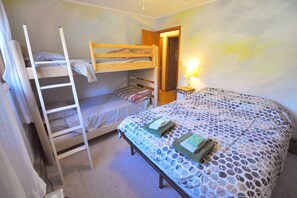 Guest Room 4, Multiple Beds | Living area - Abrams Creek Center (Elk Garden)