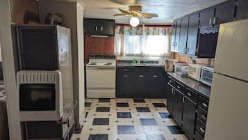 Cottage, Multiple Beds, Kitchen | Private kitchen