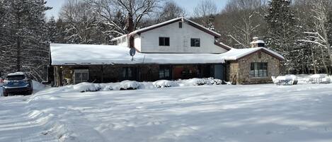 Fachada de la propiedad