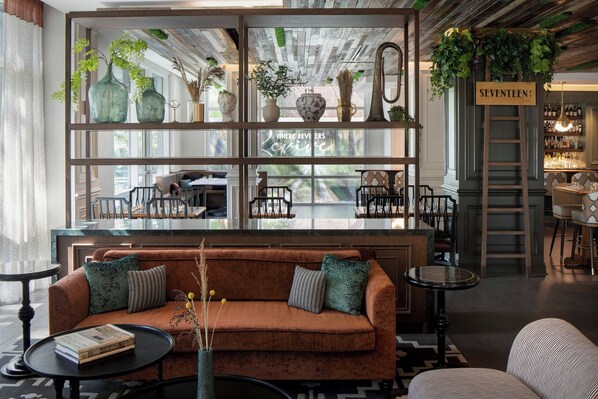 Breakfast and dinner served