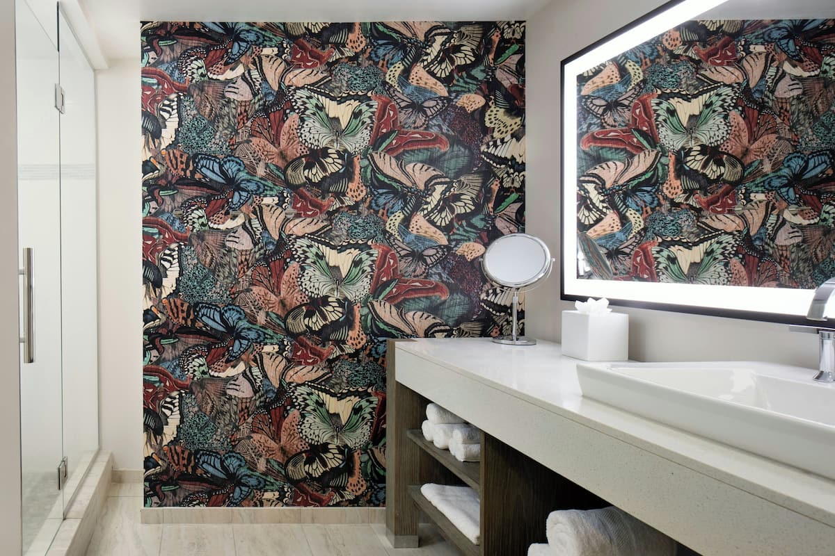 Suihku, designer-hygieniatuotteet, hiustenkuivaaja, pyyhkeet