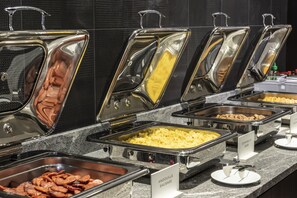 Free daily buffet breakfast - Residence Inn Boston Logan Airport/Chelsea (Chelsea)