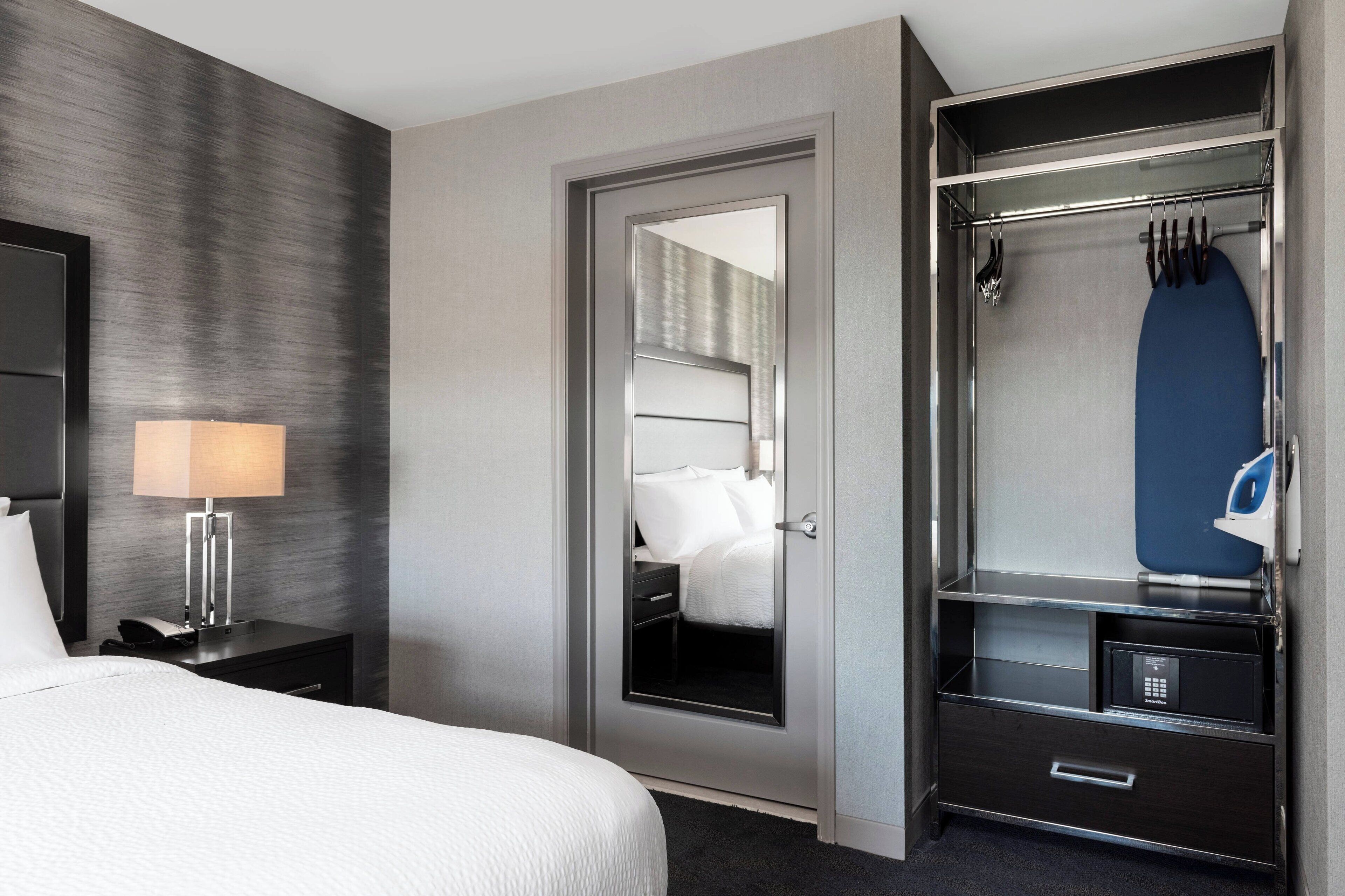 suite, 1 bedroom, non smoking | desk, laptop workspace, soundproofing, iron/ironing board