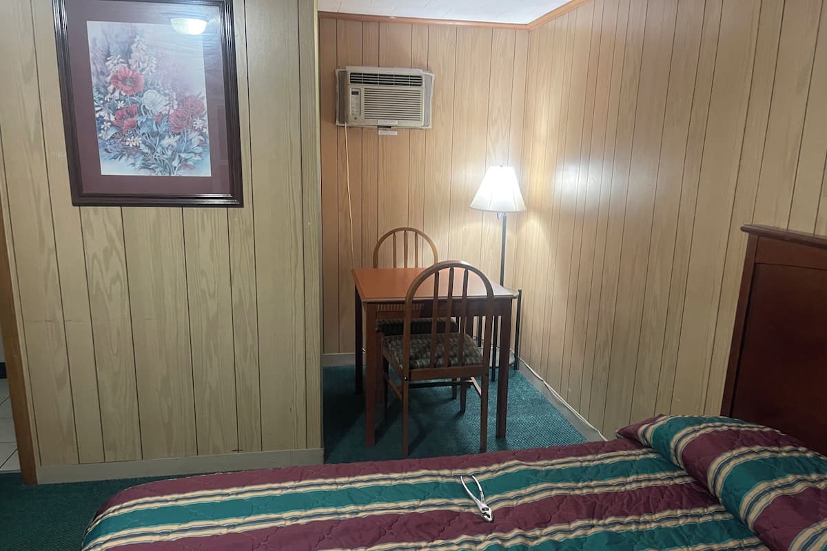 Standard Room, 1 Double Bed, Non Smoking | 1 bedroom, in-room safe, desk, iron/ironing board (on request)