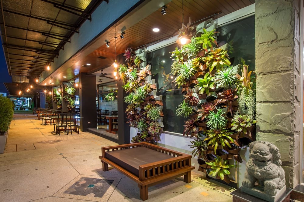 Green House Hotel
