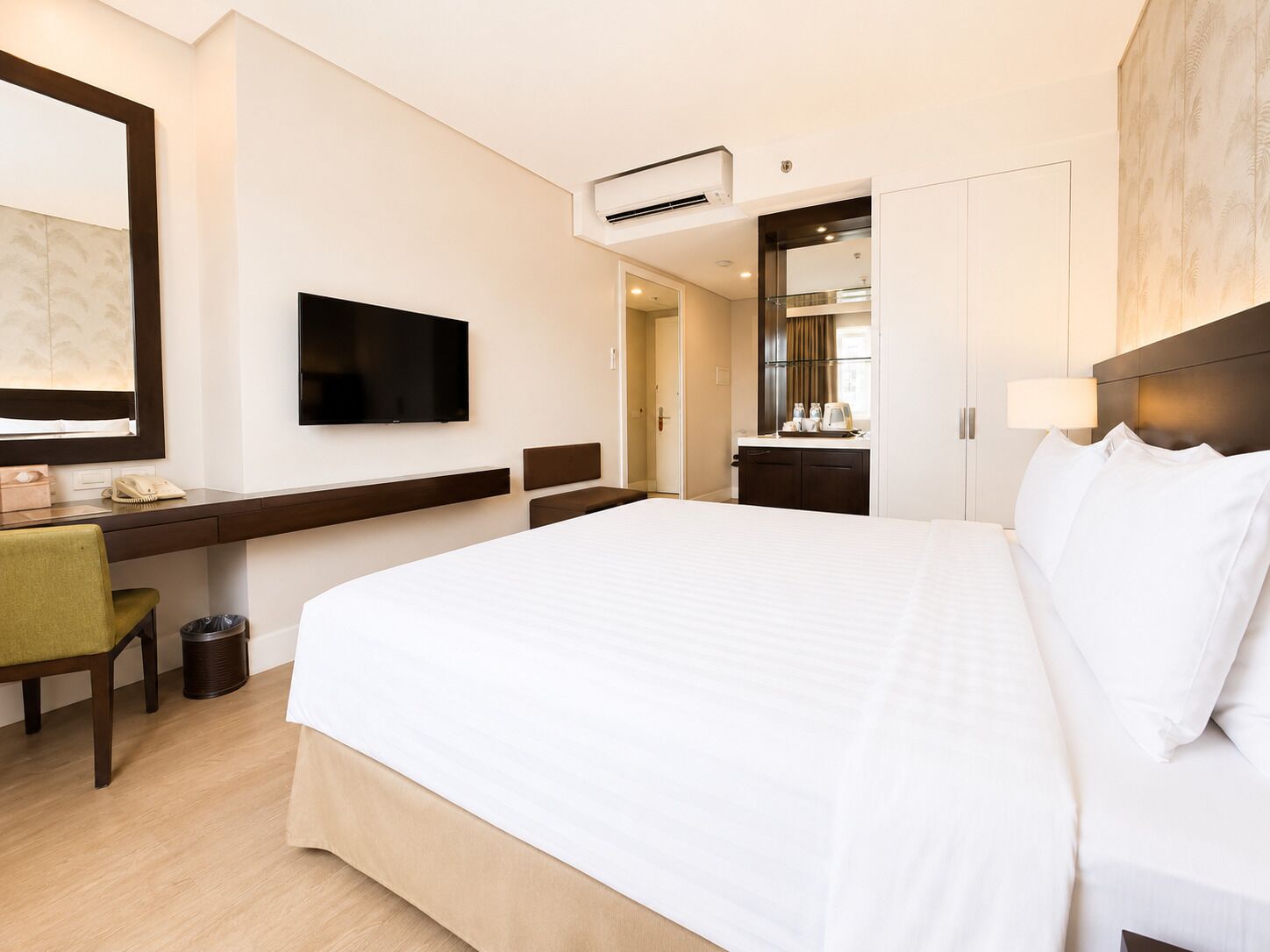 Superior Room, 1 King Bed | Premium bedding, memory foam beds, minibar, in-room safe