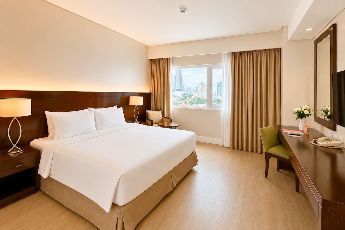 Premium bedding, memory foam beds, minibar, in-room safe