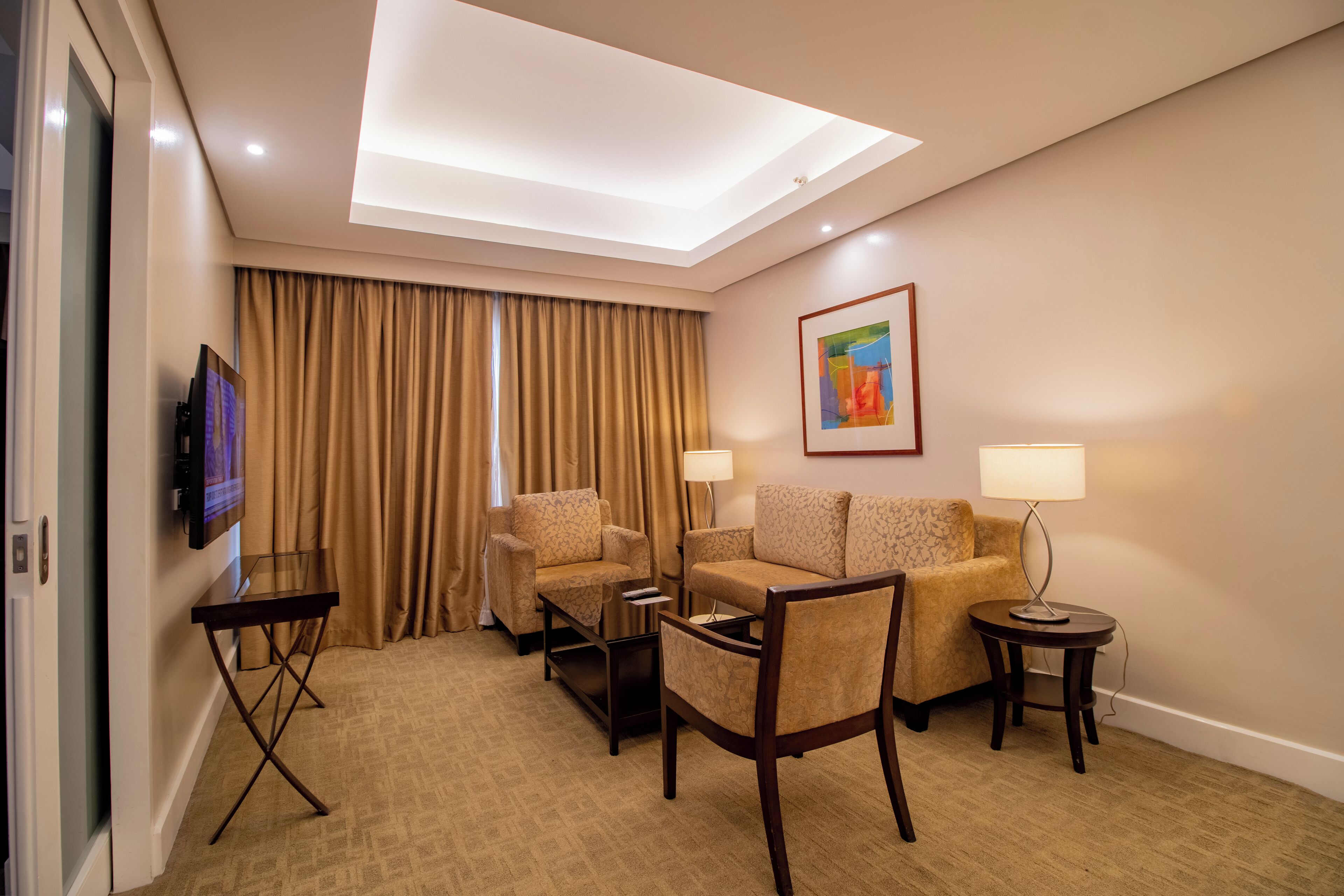 executive suite | 1 bedroom, premium bedding, memory-foam beds, minibar