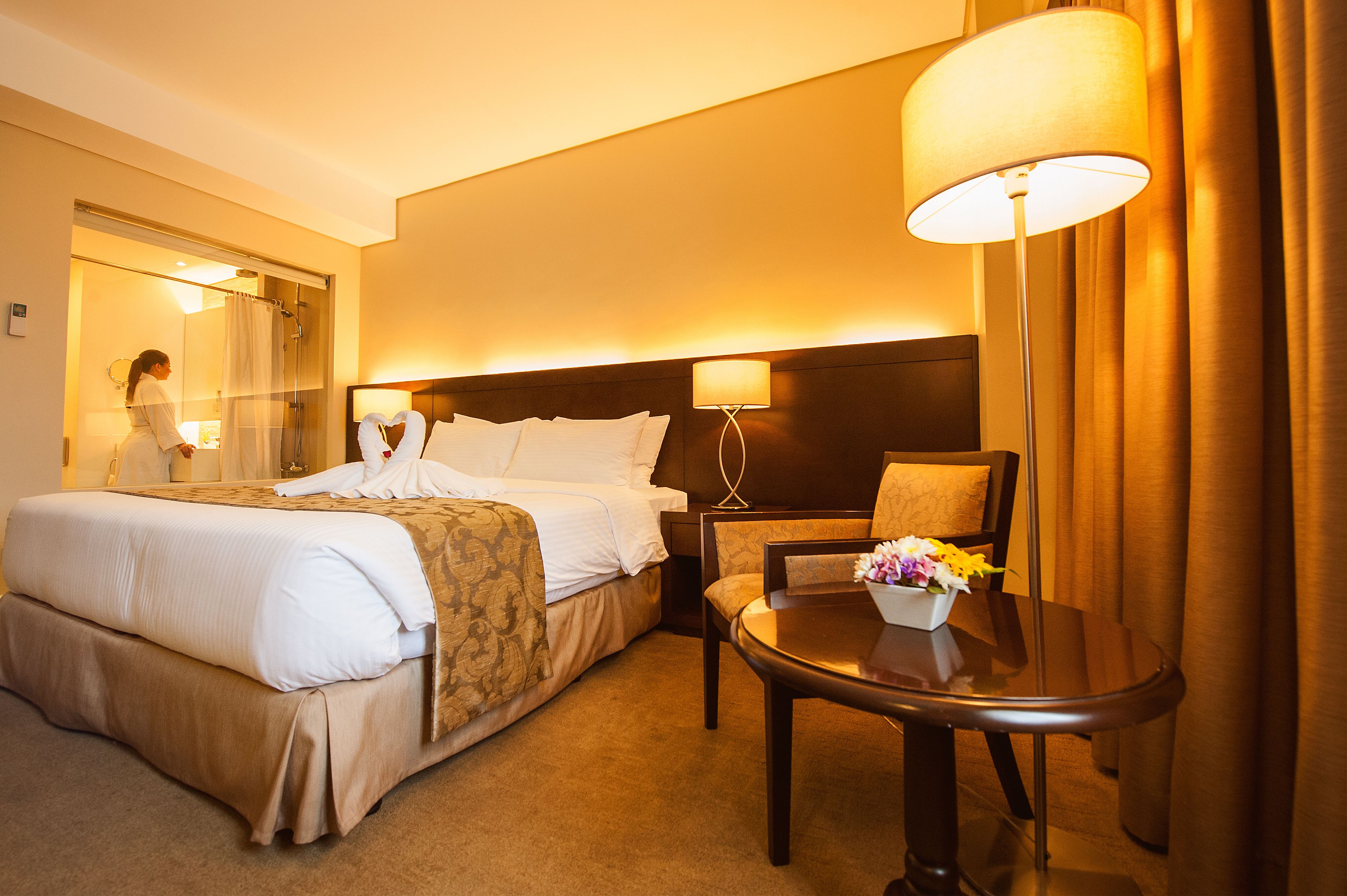 1 bedroom, premium bedding, memory-foam beds, minibar