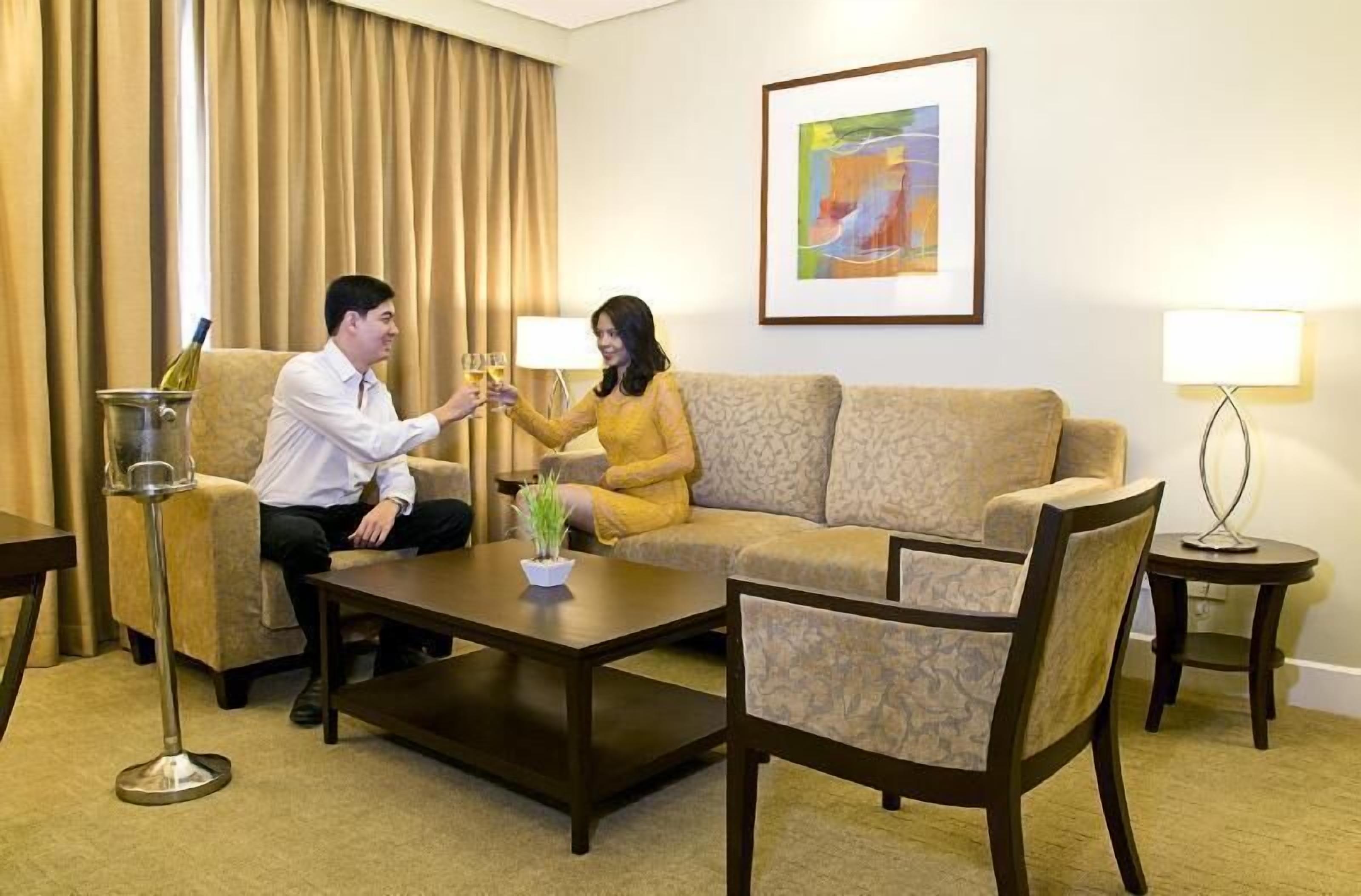 Coin séjour | Télévision LCD de 32 pouces avec chaînes par câble, télévision