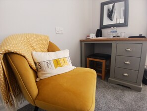 Standard Double Room (Room 1) | Egyptian cotton sheets, premium bedding, individually decorated - The Briarfields (Torquay)