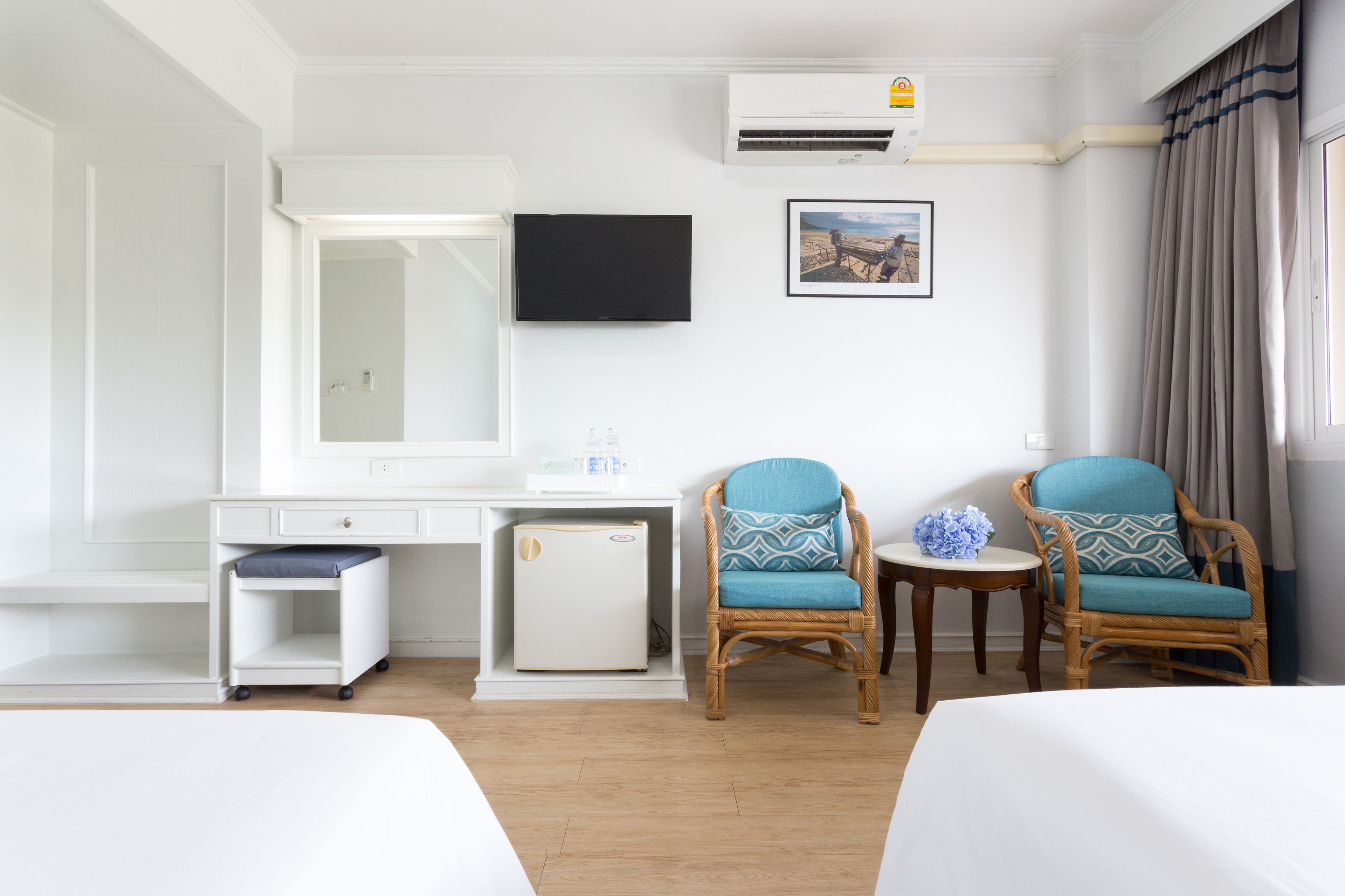 superior double or twin room | mini fridge