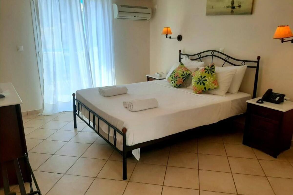 economy double or twin room | in-room safe, free cots/infant beds, rollaway beds, free wifi