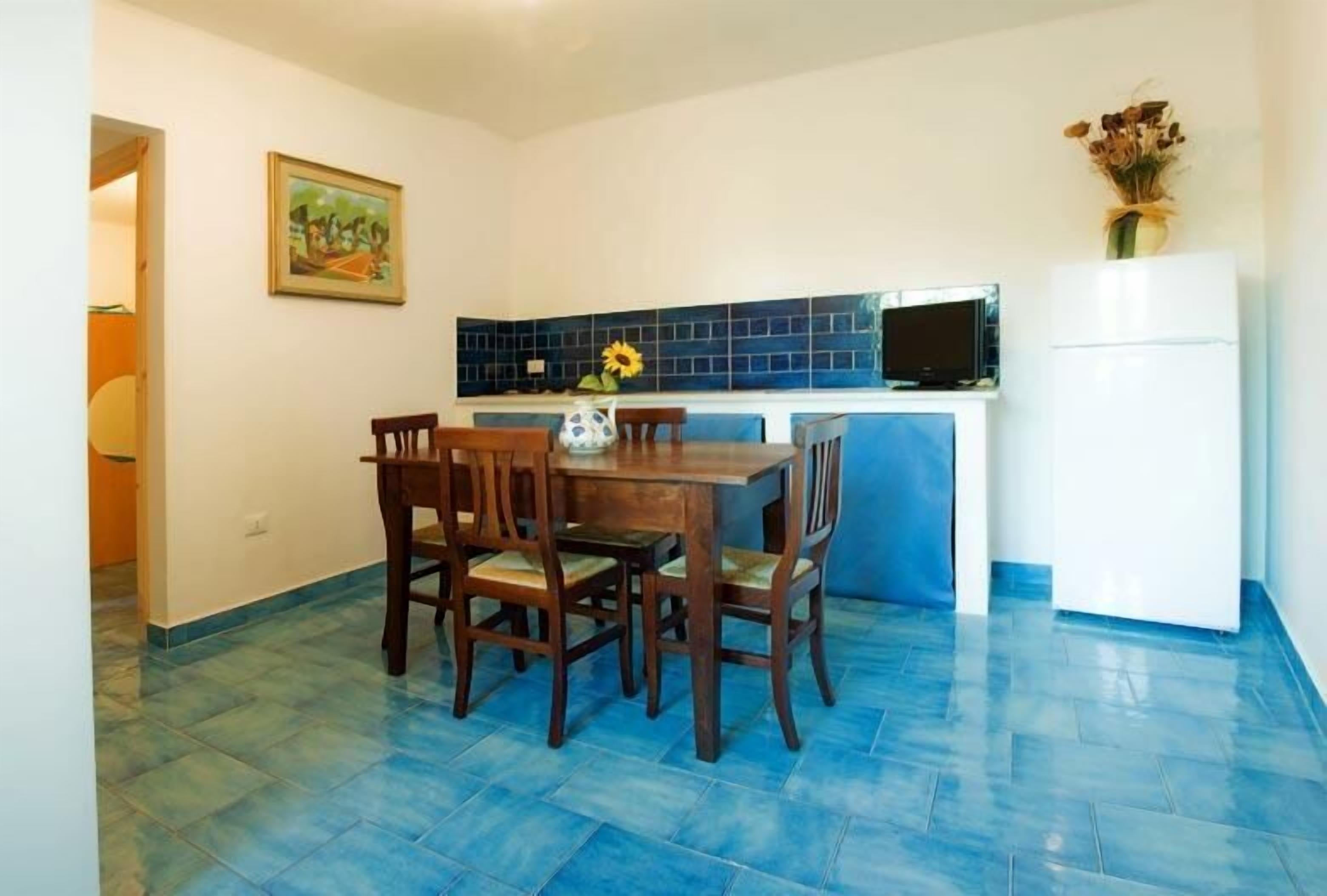 Apartment, 2 Schlafzimmer | Essbereich im Zimmer