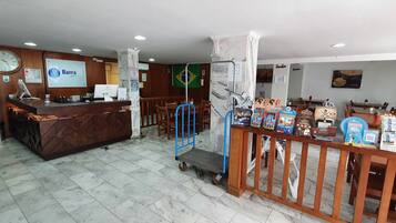 Quầy tiếp tân
