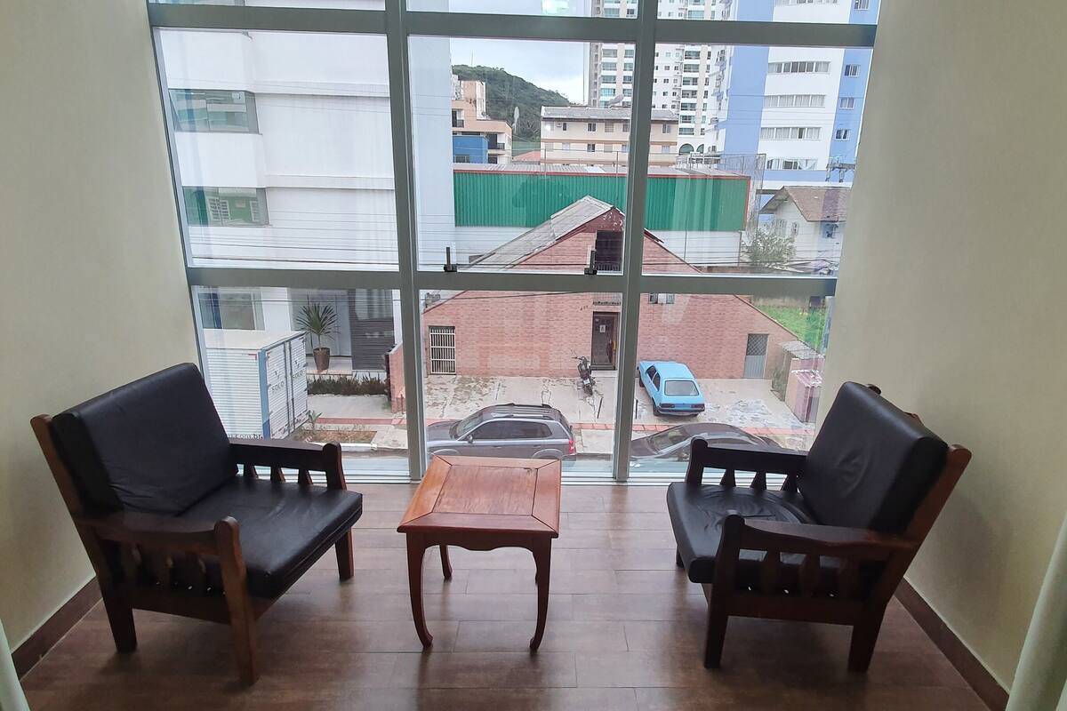 Departamento económico | Minibar, caja de seguridad en la habitación y ropa de cama 