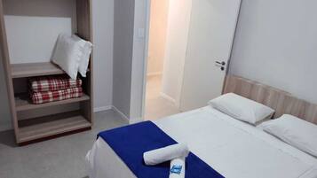 Standard Room (Quintuplo) | Minibar, in-room safe, bed sheets