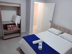 Standard Room (Quintuplo) | Minibar, in-room safe, bed sheets - Barra Nortel Hotel (Balneário Camboriú)