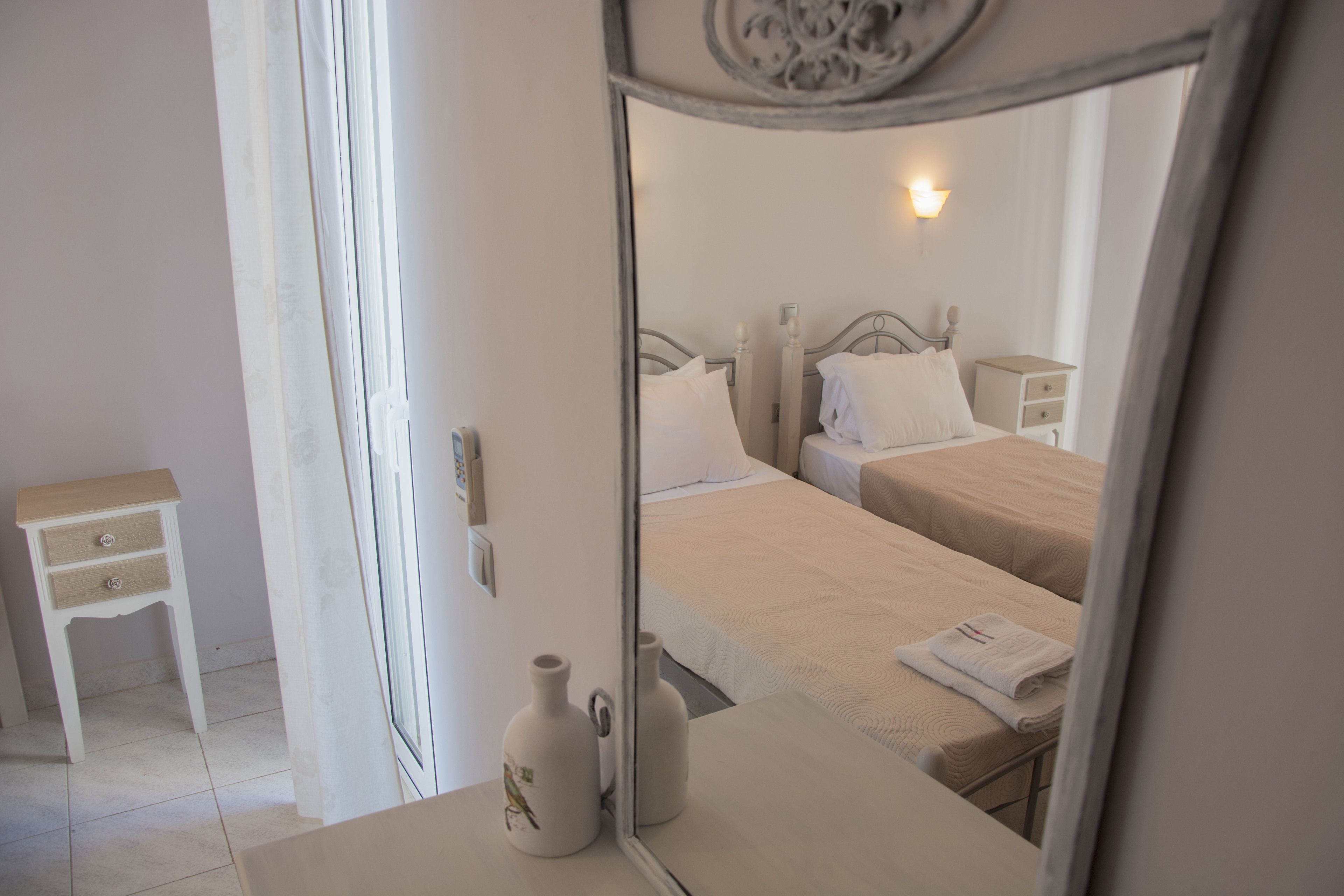 Internet por cable gratis y ropa de cama 