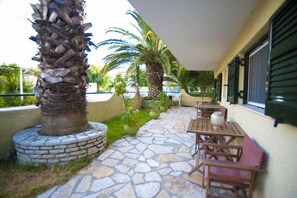 Terrace/patio - George House Apartments & Villa (Lefkada)