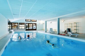 Indoor pool, pool loungers