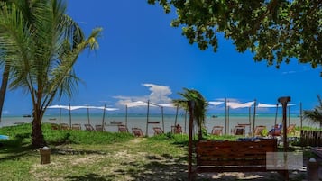 Vue sur la plage/lâocĂ©an