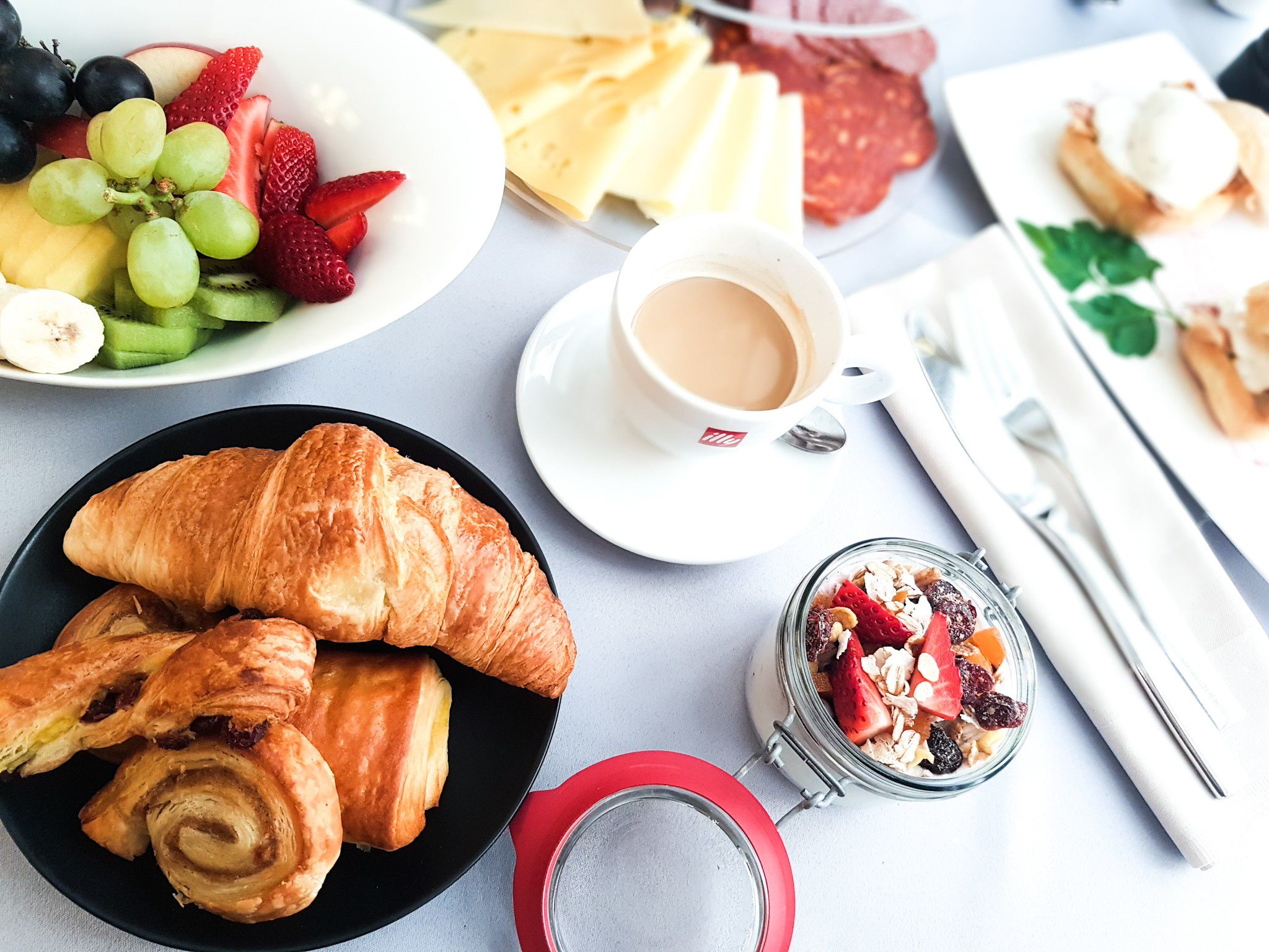 free daily cooked-to-order breakfast